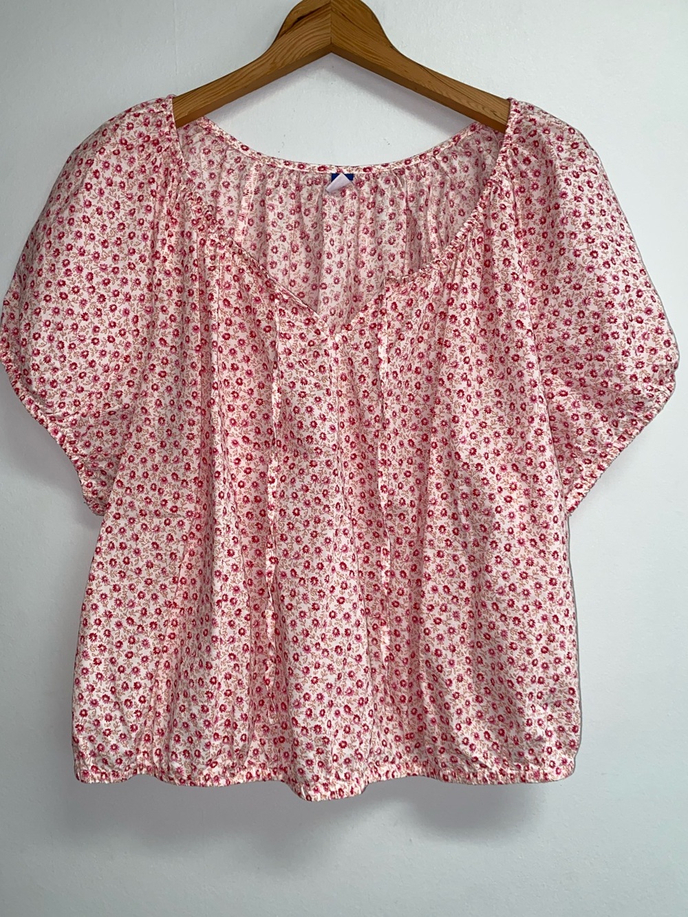 VERY CUTE OLD NAVY TOP - XXL